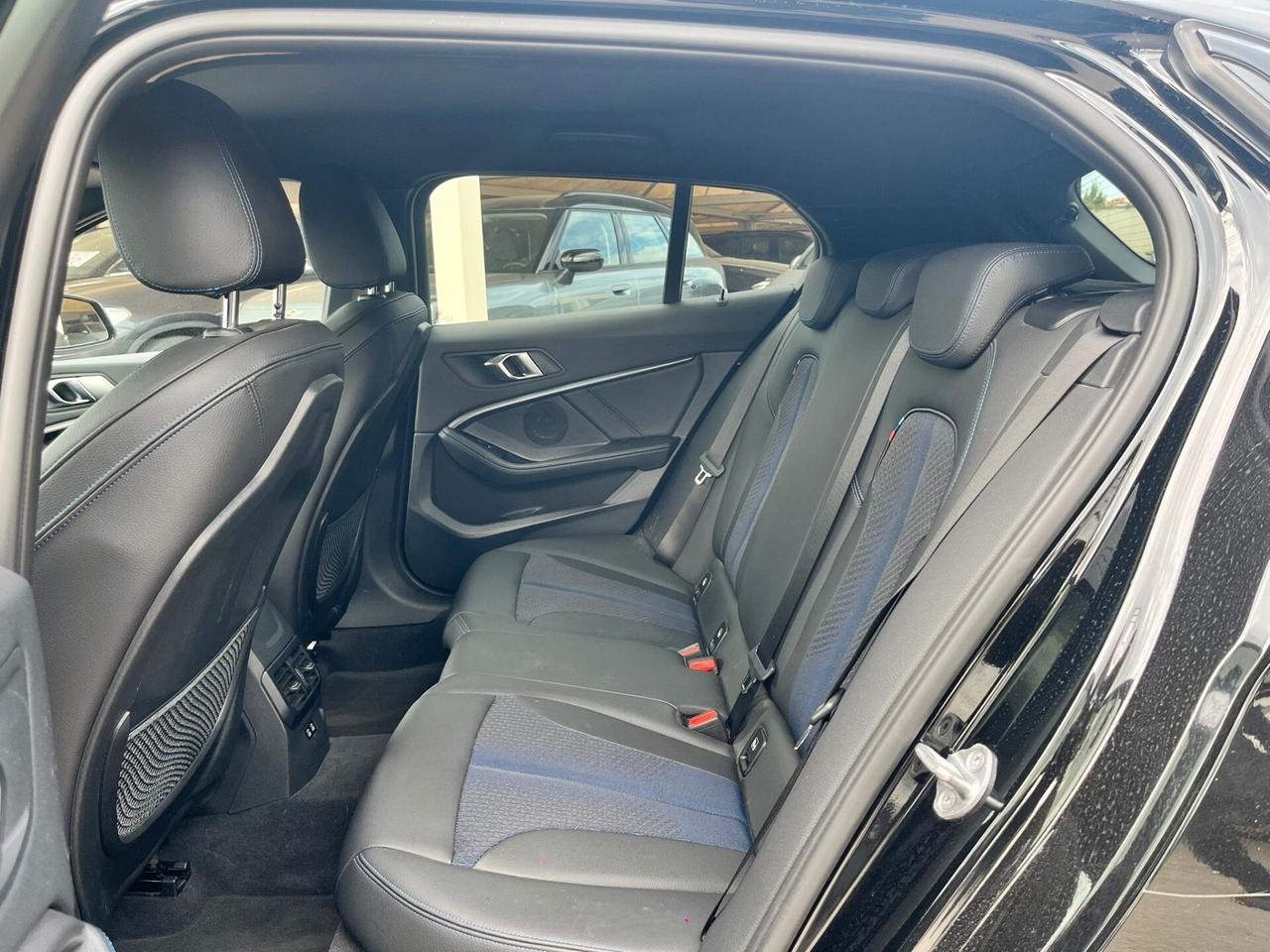 Bmw 118 118d 5p. Msport