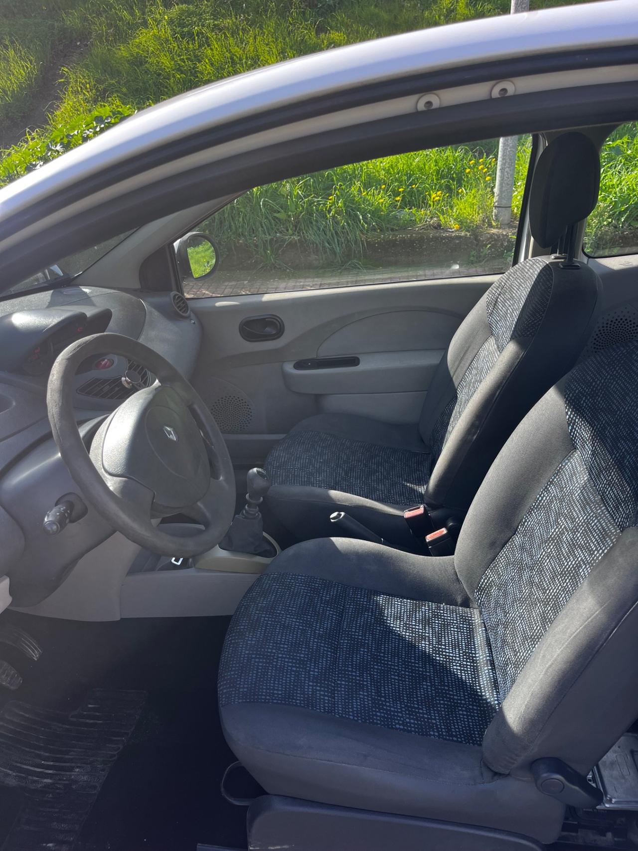 Renault twingo 1.2 benzina 2009 neopatentati