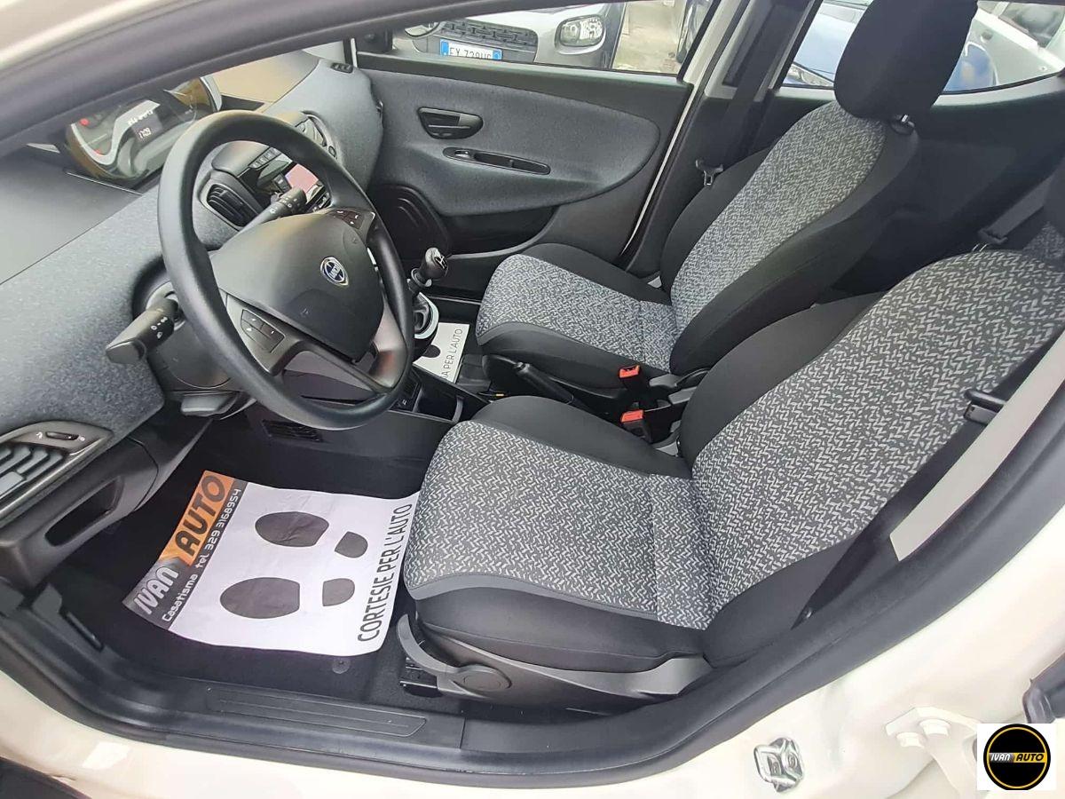 LANCIA Ypsilon 1.2 Benzina-26.000 Km-Neopatentati