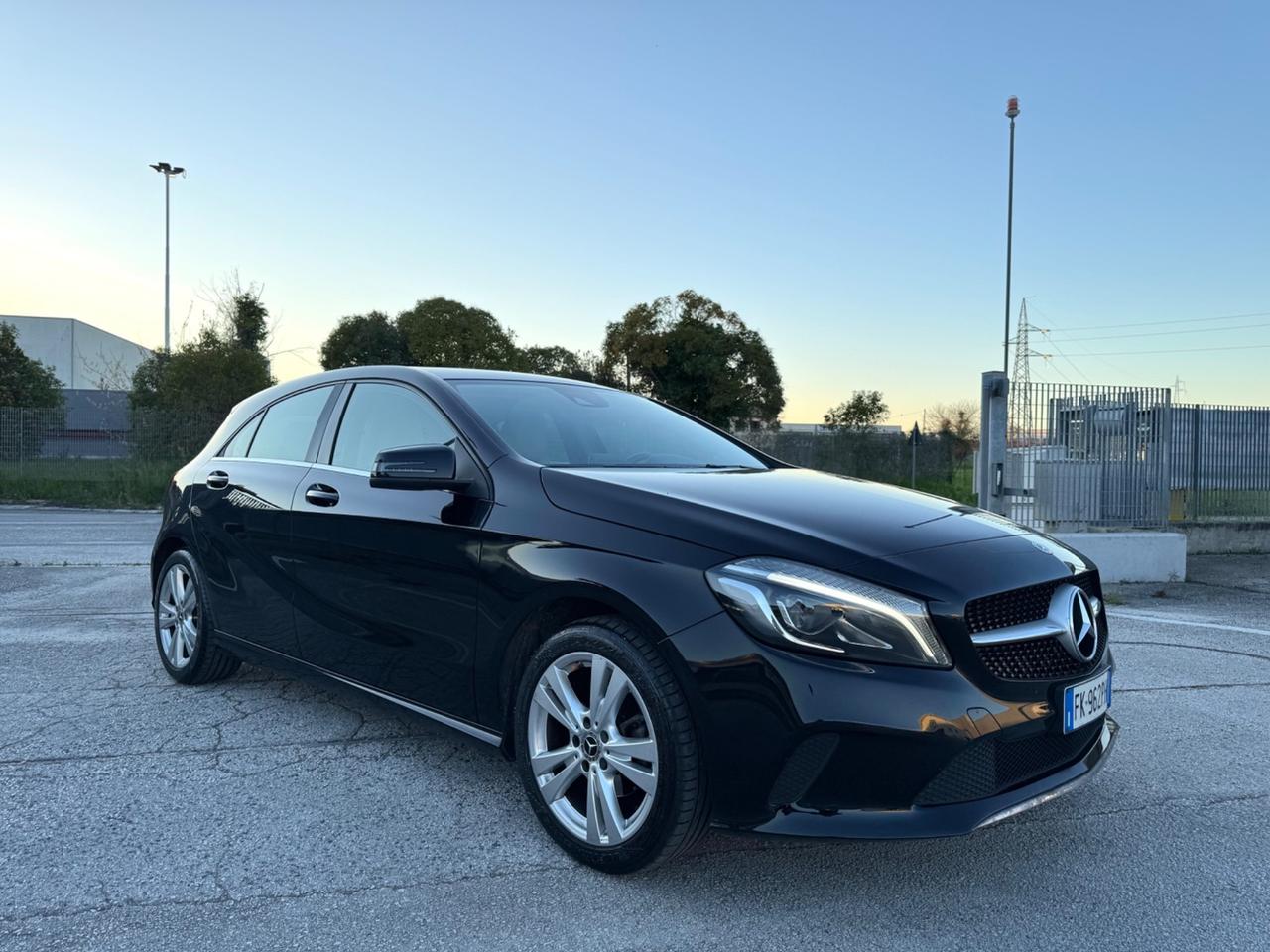 MERCEDES Classe A180 d Sport - Led Navi 17
