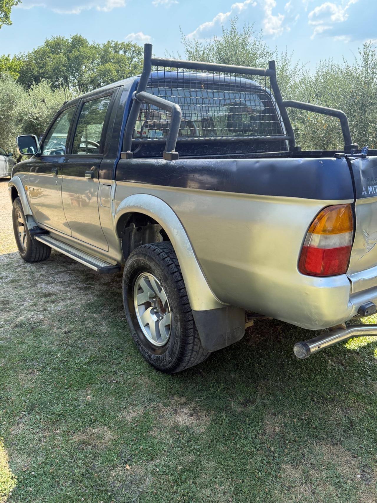 Mitsubishi L200 2.5 TDI 4WD Club Cab Pick-up GLS