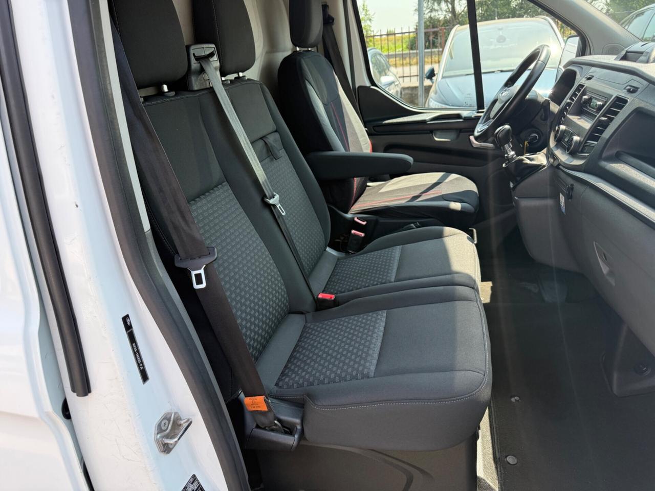 Ford Transit Custom 300 2.0 170 Furgone Tetto Alto Titanium