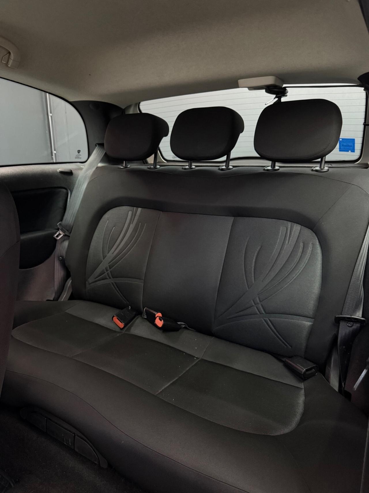 Lancia Ypsilon 1.3 Multijet 75 CV Unyca 2012