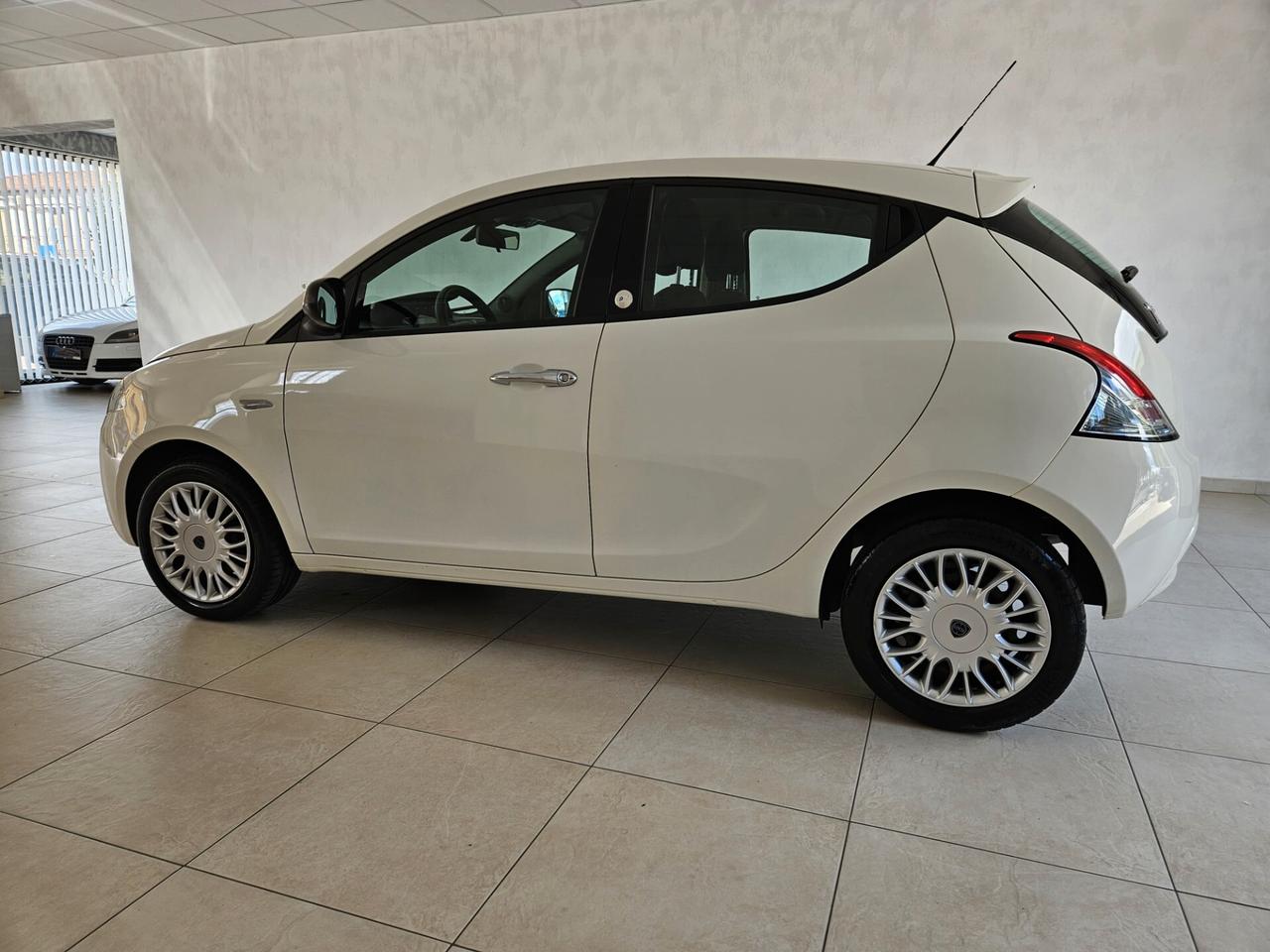 Lancia Ypsilon 1.2 69 CV 5 porte GPL Ecochic Gold