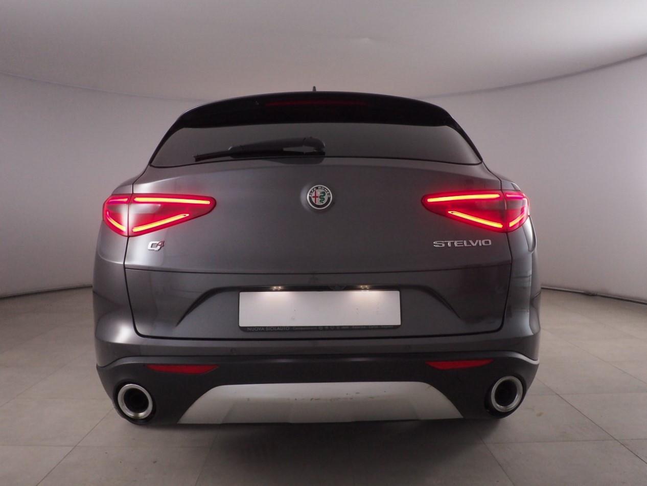 ALFA ROMEO Stelvio 2017 - Stelvio 2.2 t Ti Q4 210cv AT8 Q4 Business