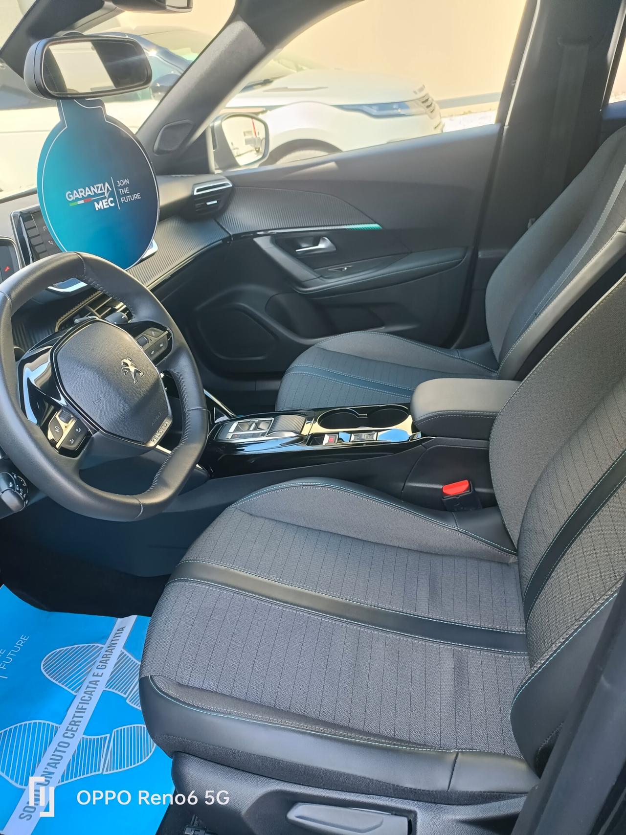 Peugeot 2008 BlueHDi 130 S&S EAT8 Allure