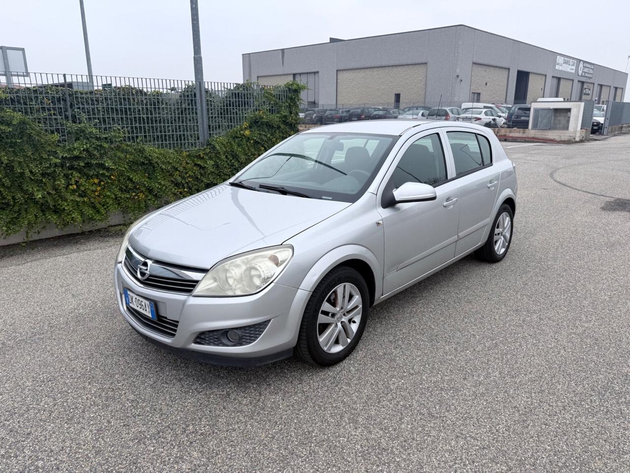 Opel Astra 1.4 16V Twinport 5 porte Enjoy