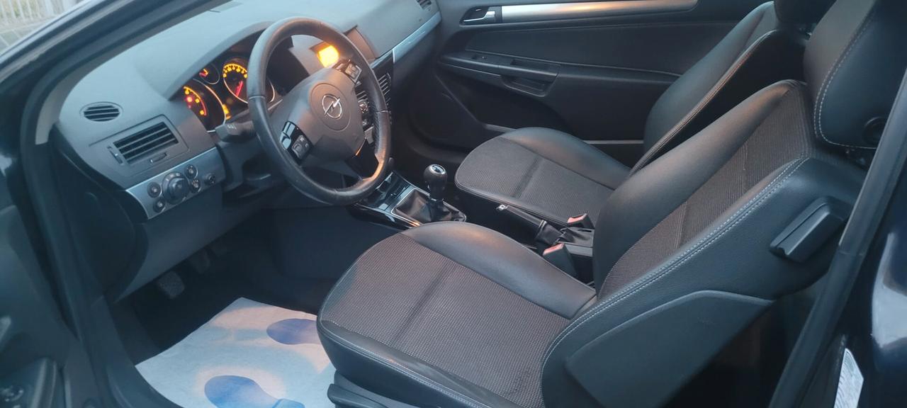 Opel Astra GTC 1.7 CDTI 101CV 3 porte Cosmo