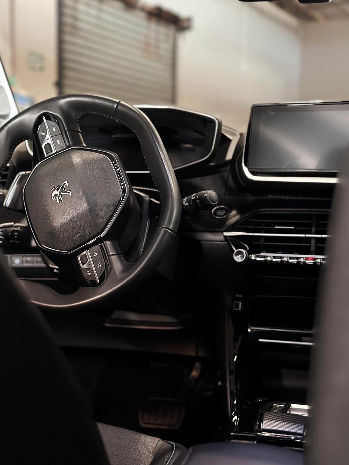 Peugeot 2008 BlueHDi 130 S&S EAT8 Allure