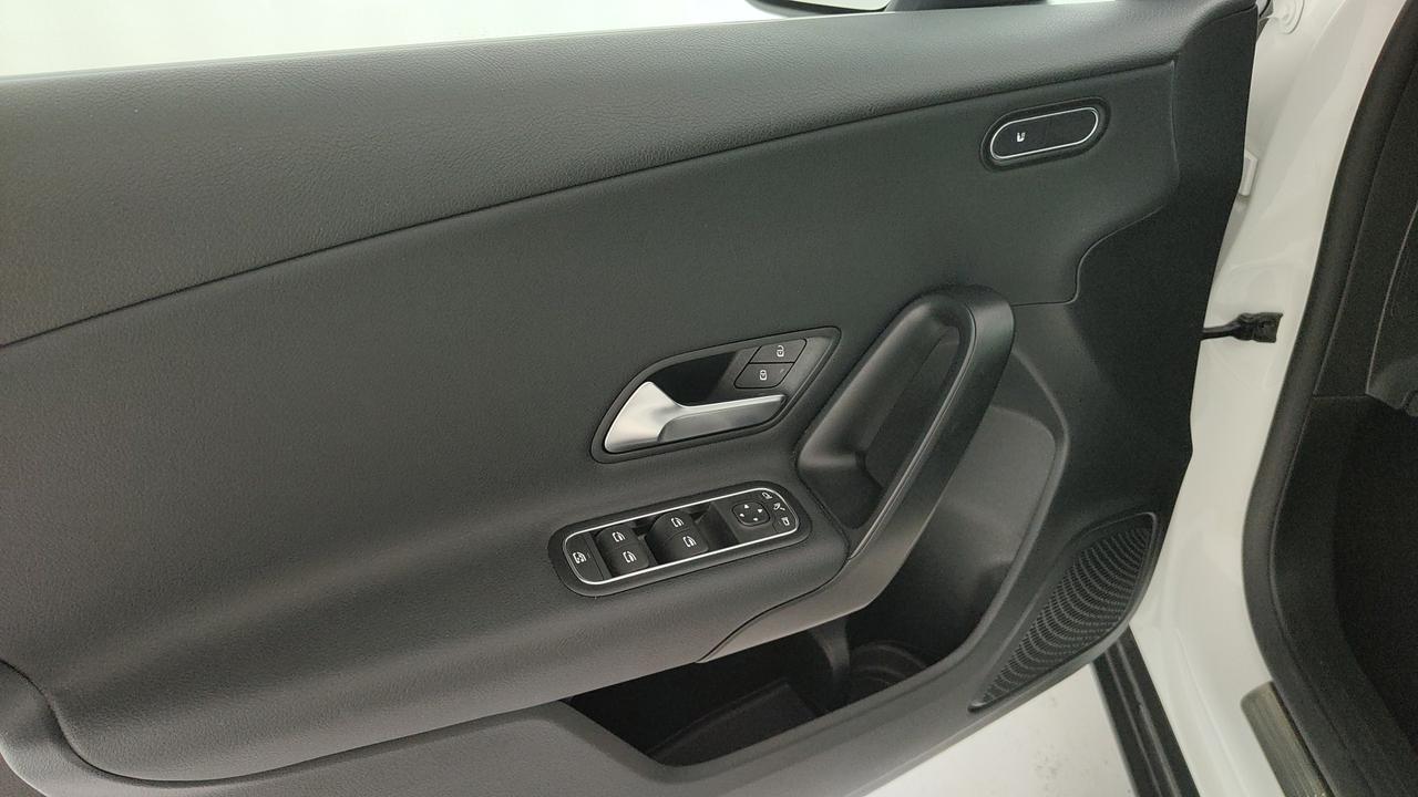 Mercedes-Benz A 180 d Advanced auto