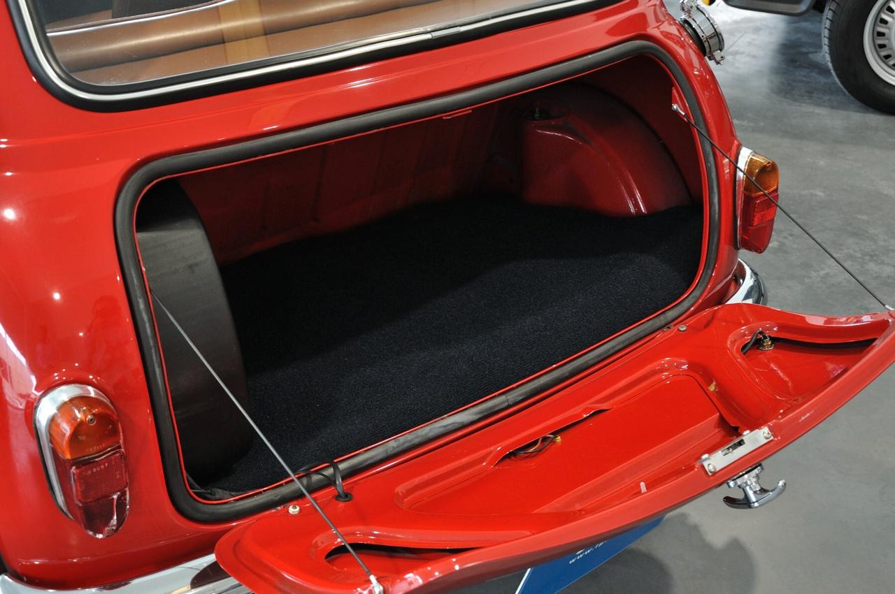 Innocenti Mini replica Morris Cooper S 1275