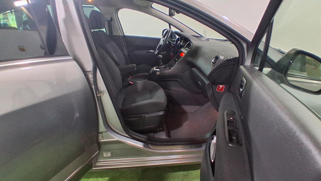 Peugeot 5008 Allure 7 posti 1.6 120cv anno 2015