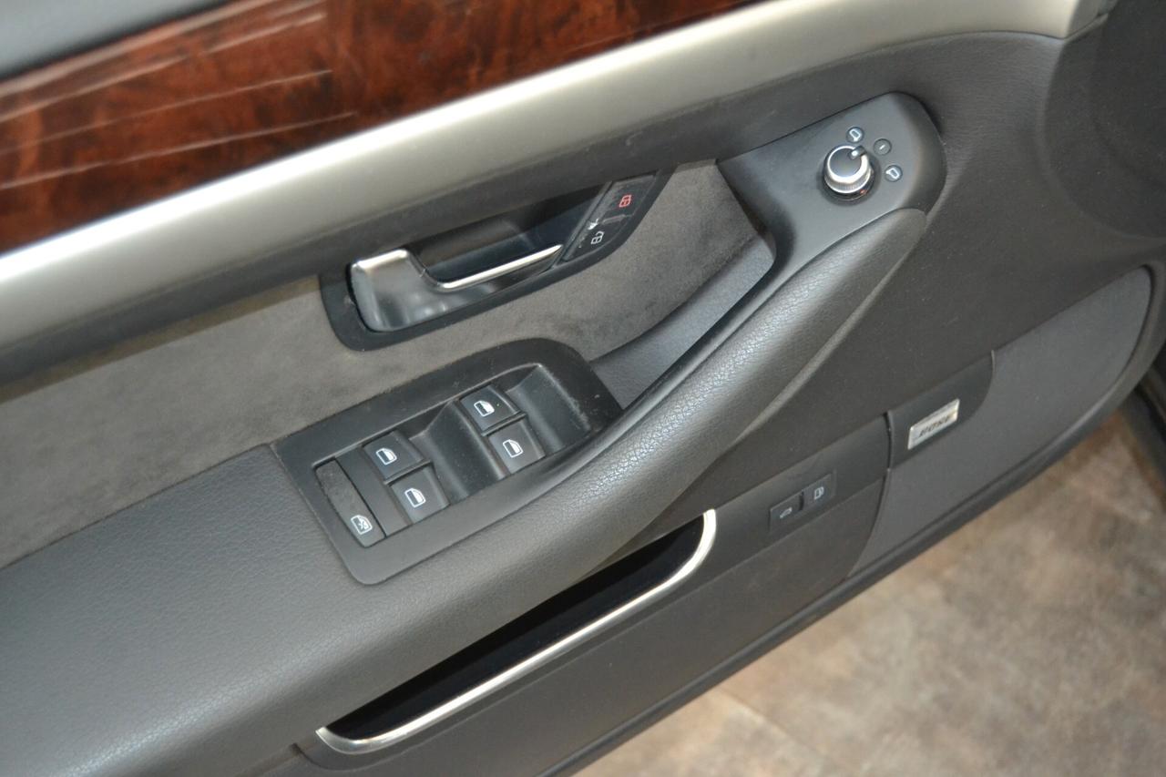 AUDI A8 L 3.0TDI V6 Quattro Navi/Xenon/NoSuperBOLLO