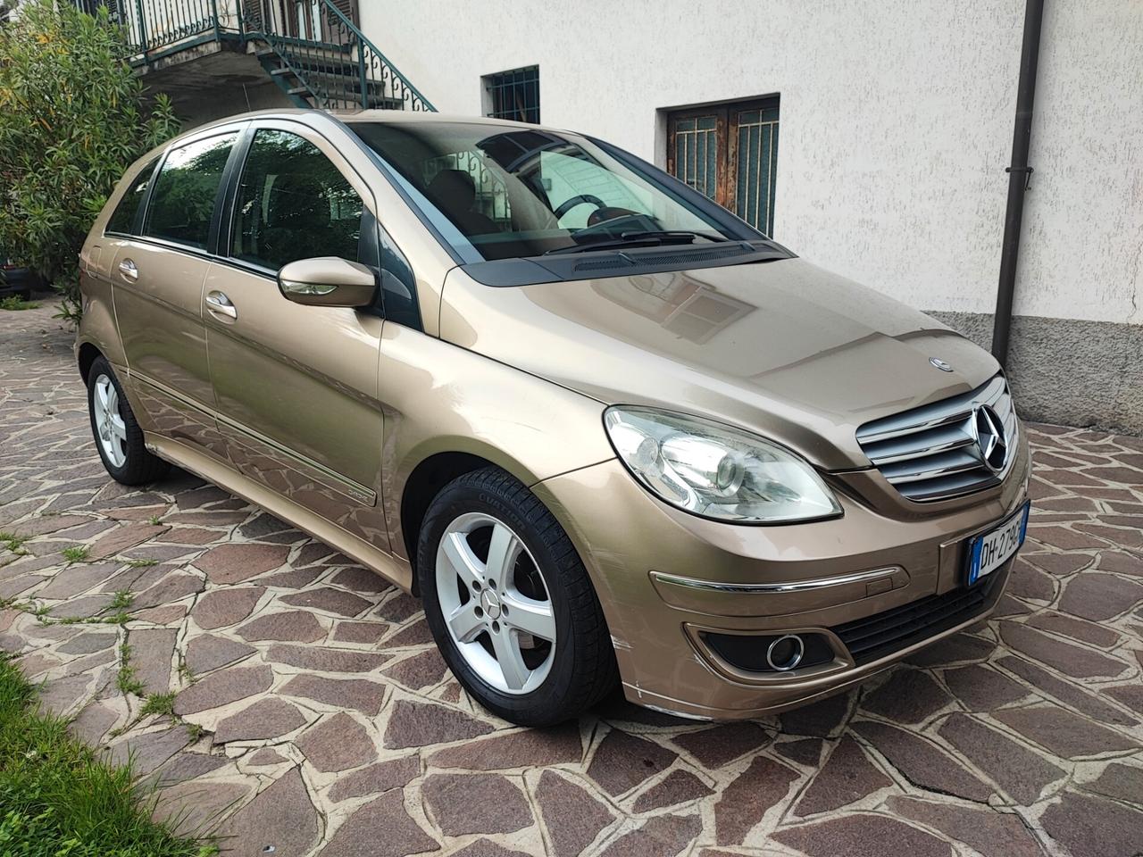 Mercedes-benz B 170 Sport 1.7 Benz automatico neopatentati