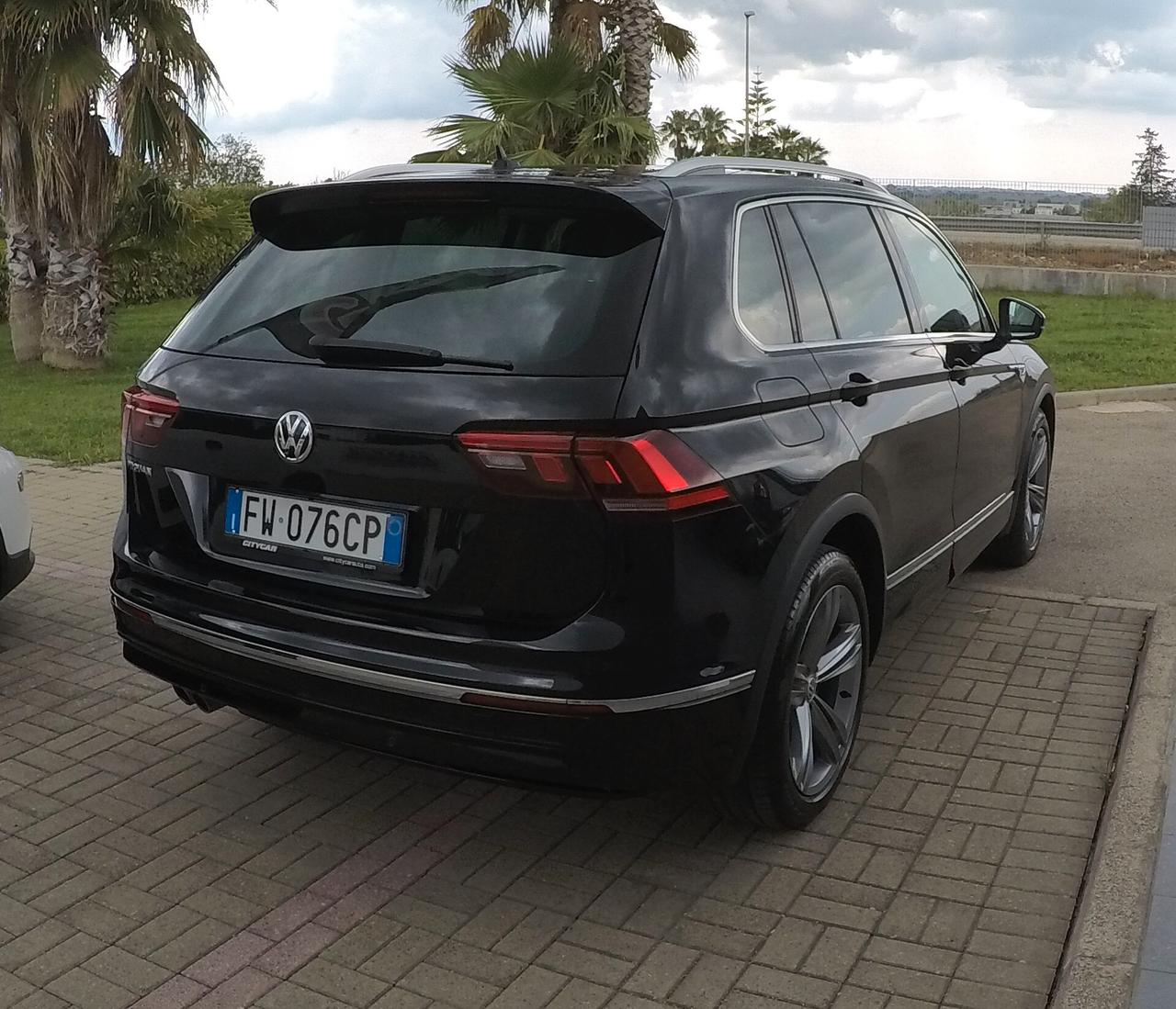Volkswagen Tiguan 1.6 TDI SCR Sport R-Line