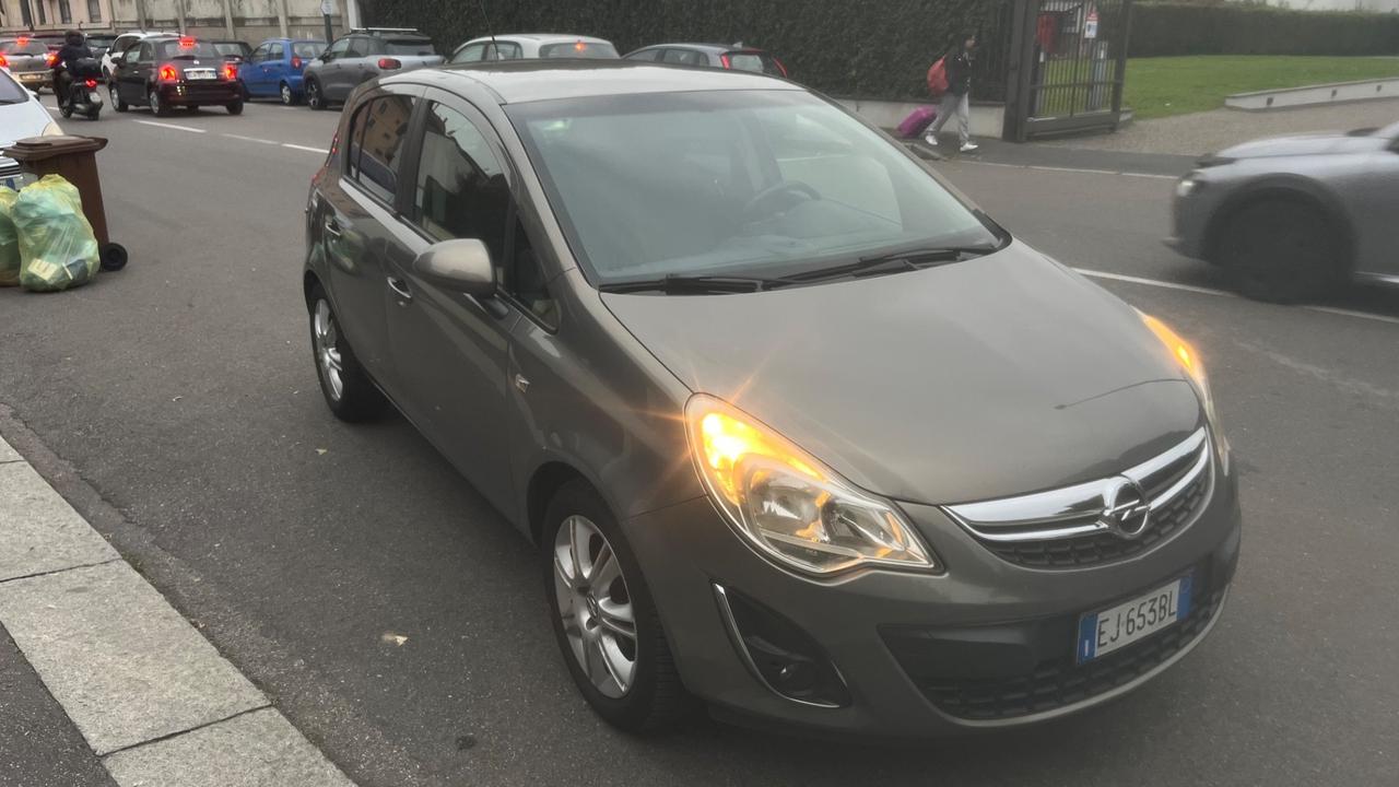 Opel Corsa 1.2 5 porte Elective