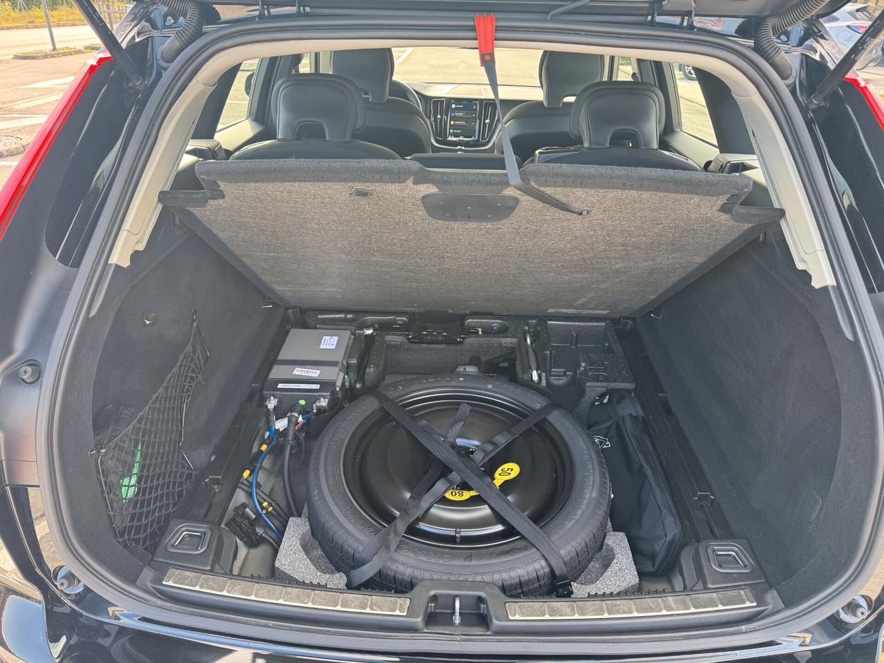 Volvo XC60 B4 AWD (Diesel/Hybrid) Business Plus