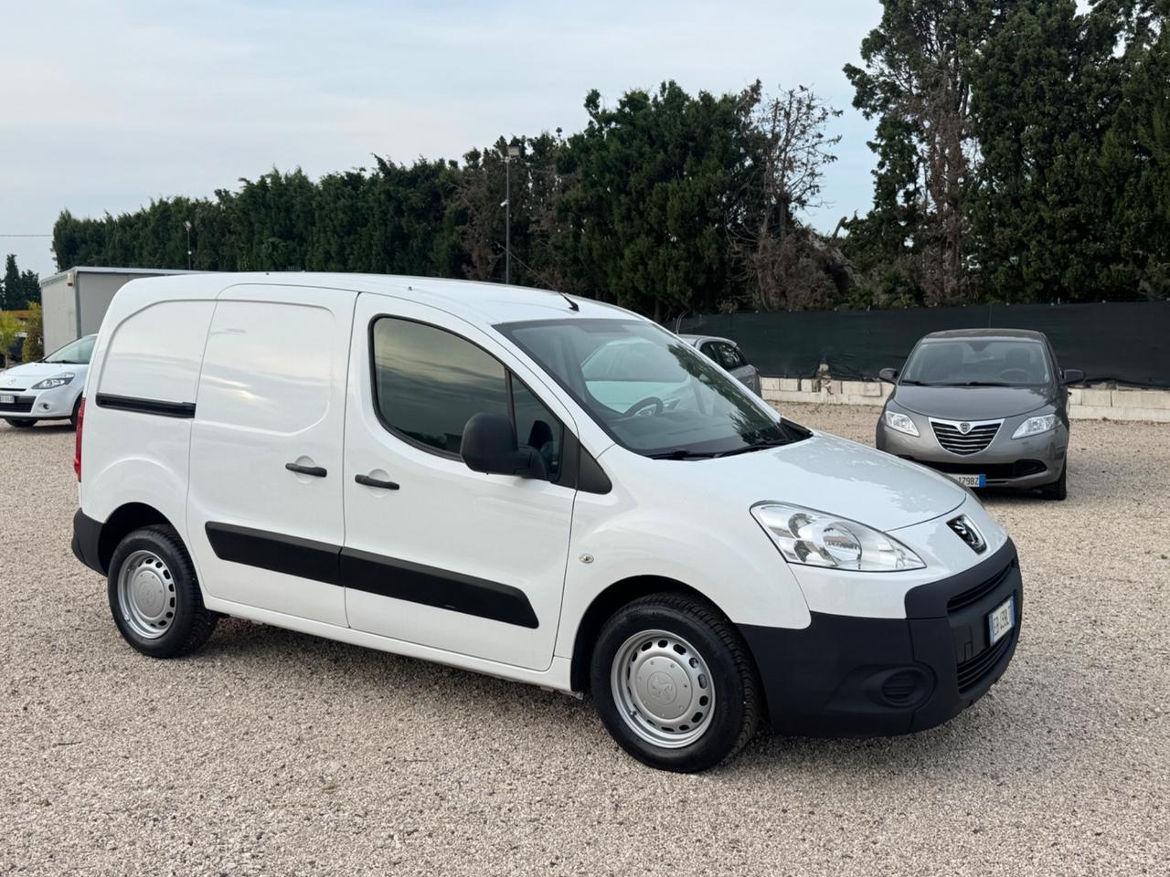 Peugeot Partner 1.6 HDi 90CV L1 3 posti Furgone Affaire