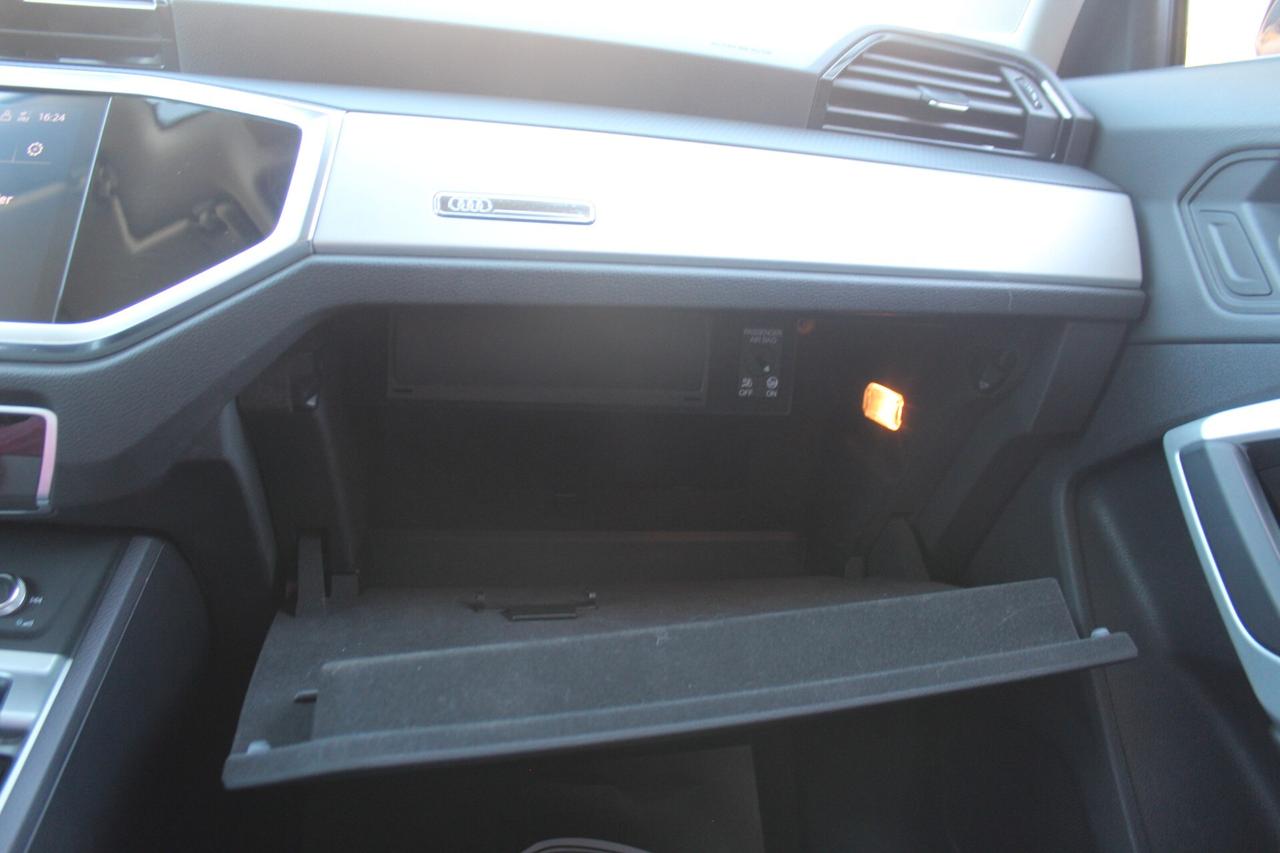 Audi Q3 35 TDI S tronic Business