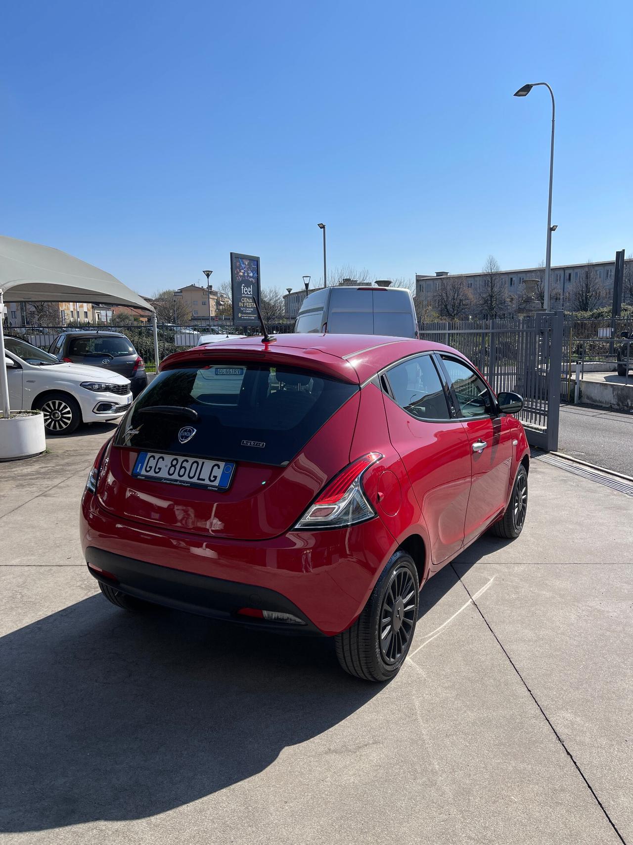 Lancia Ypsilon 1.0 hybrid Silver s