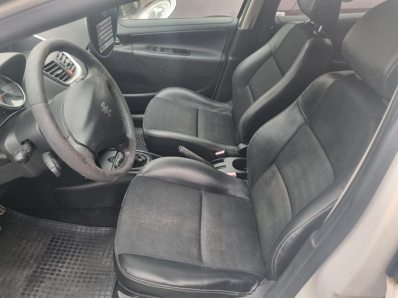 Peugeot 207 1.4 HDi 70CV 5p. XS