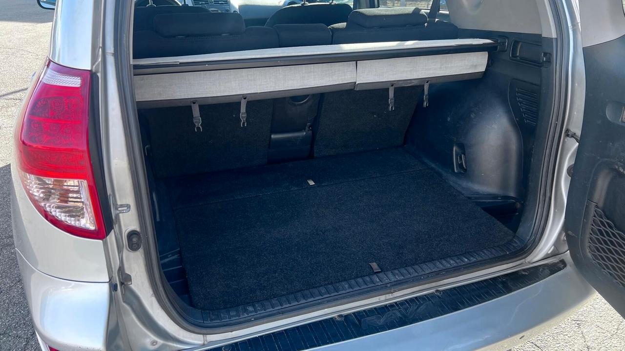 Toyota RAV 4 RAV4 2.2 D-4D 136 CV Sol