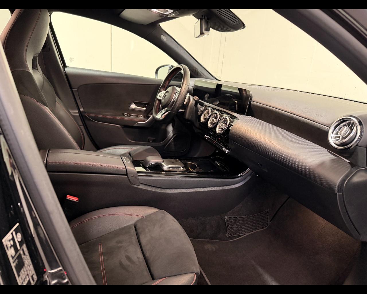 Mercedes-Benz A180 D PREMIUM AUTO