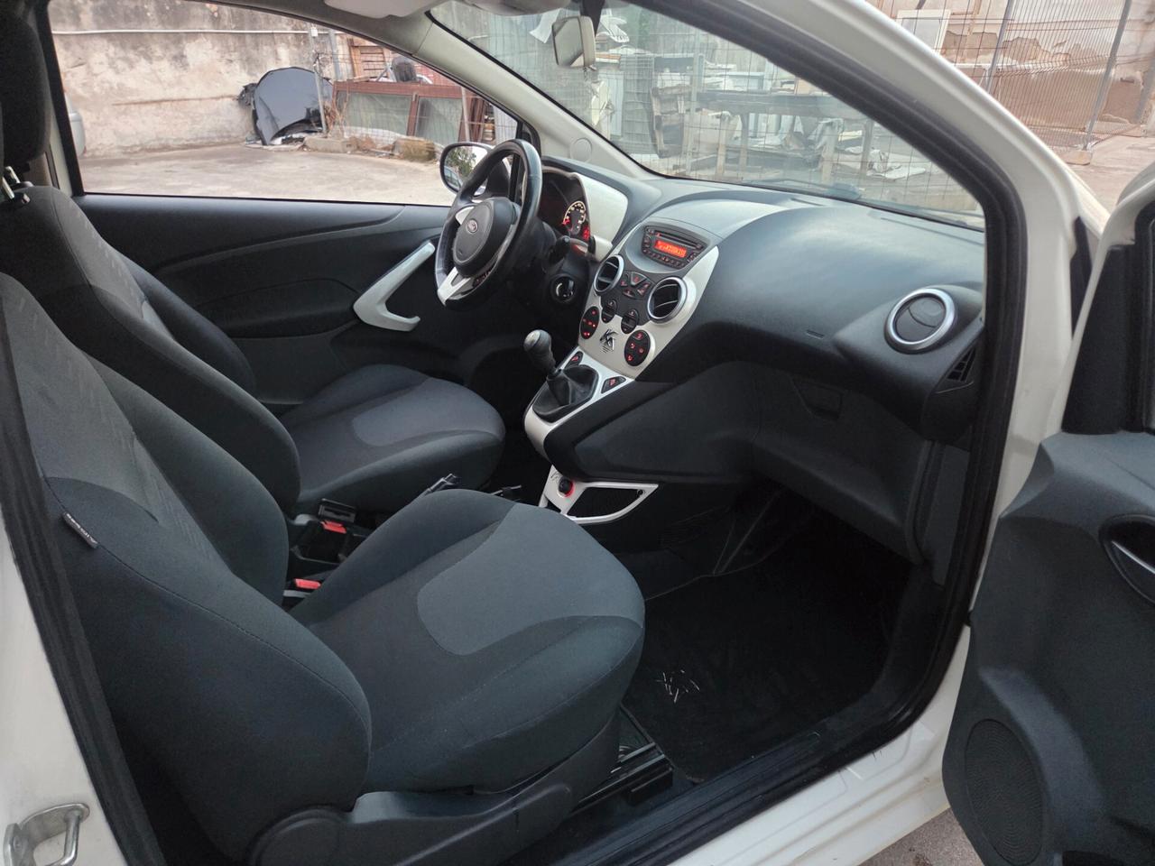 Ford Ka 1.3 TDCi 75CV Titanium