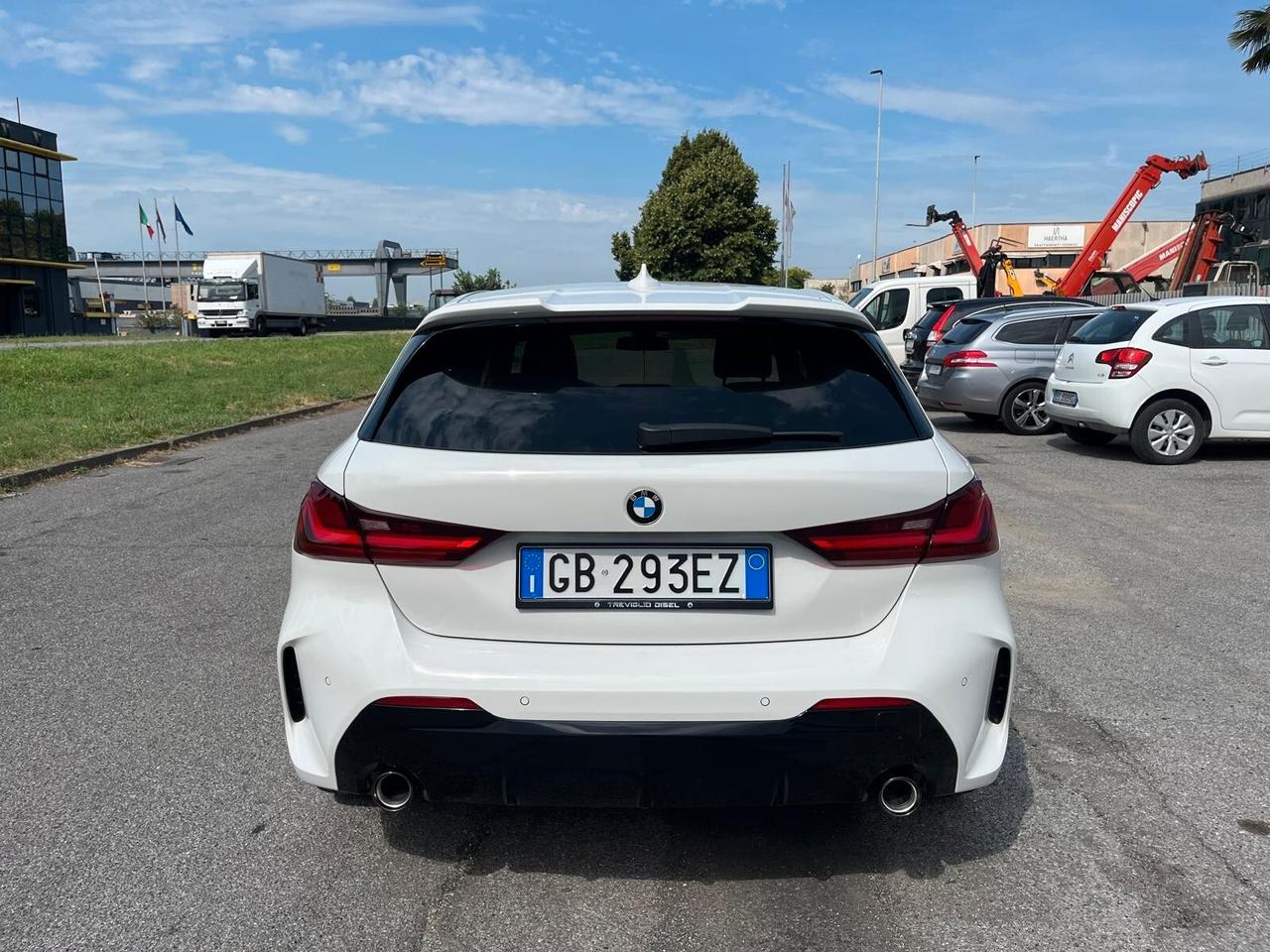 Bmw 118 118d 5p. Msport
