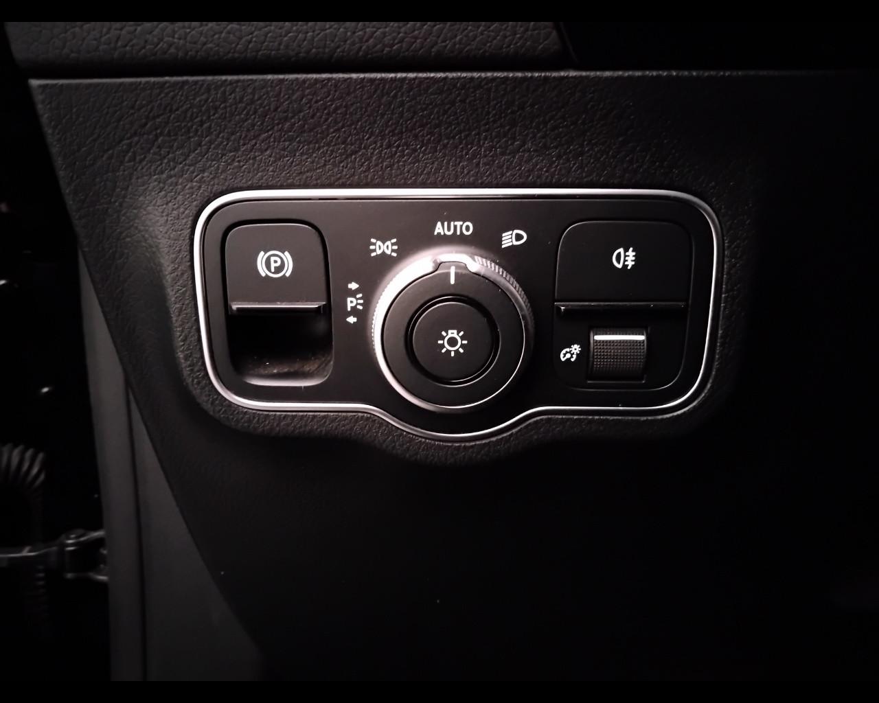 Mercedes-Benz GLA-H247 2020 - GLA 250 e phev (eq-power) Premium auto