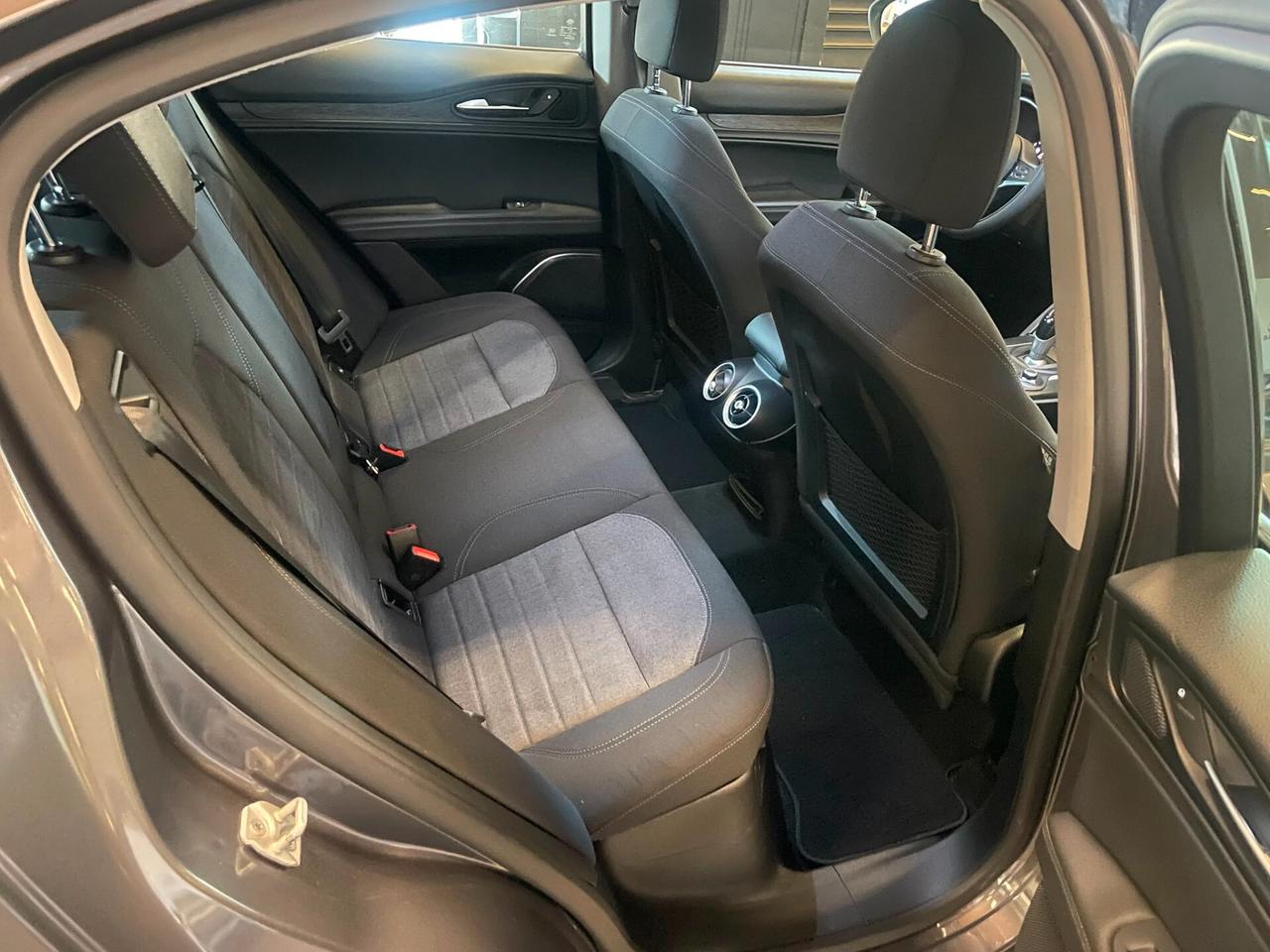 Alfa Romeo Stelvio 2.2 Turbodiesel 160 CV AT8 RWD Business