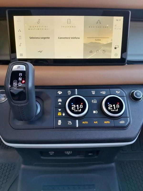 Land Rover Defender 3.0D I6 250 110 X-Dynamic SE AWD auto.