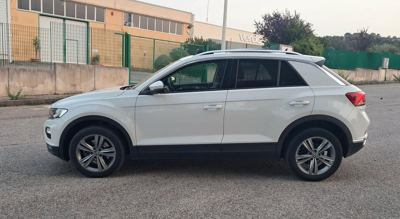 Volkswagen T-Roc 2.0 TDI SCR 150 CV DSG Business BlueMotion Technology con tetto panoramico (IVA Esp)