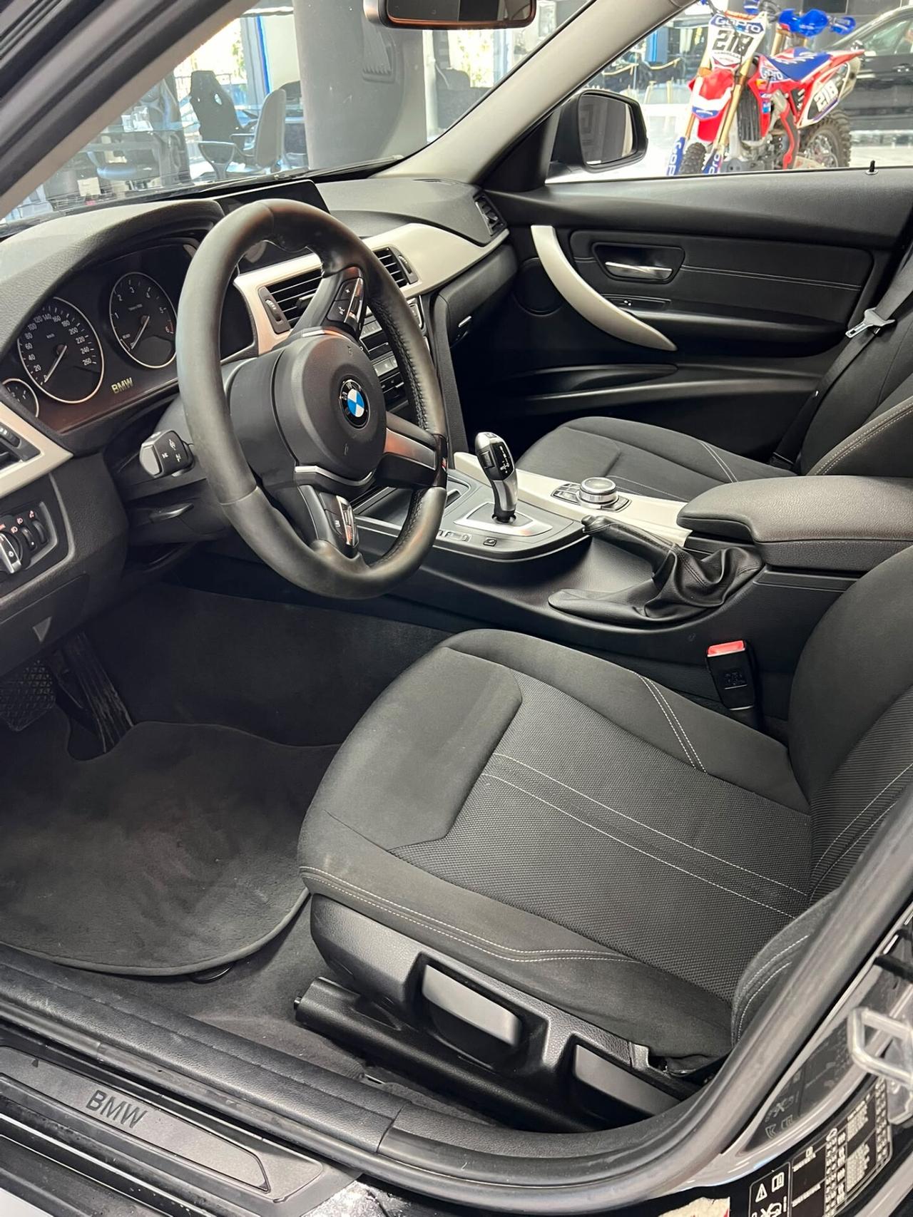 Bmw 320 320d xDrive Touring Luxury