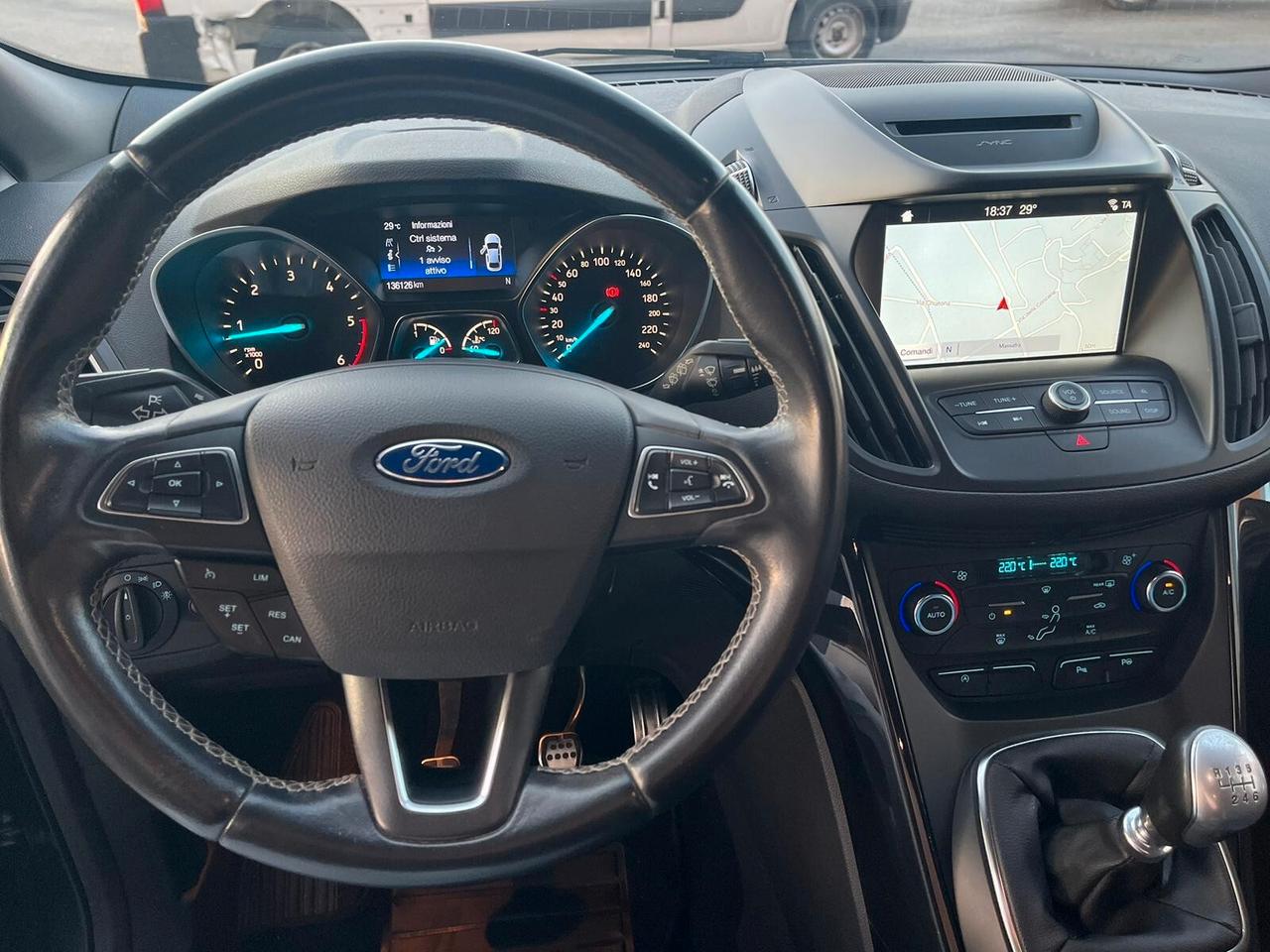 Ford Kuga 1.5 TDCI 120 CV 2WD ST-Line