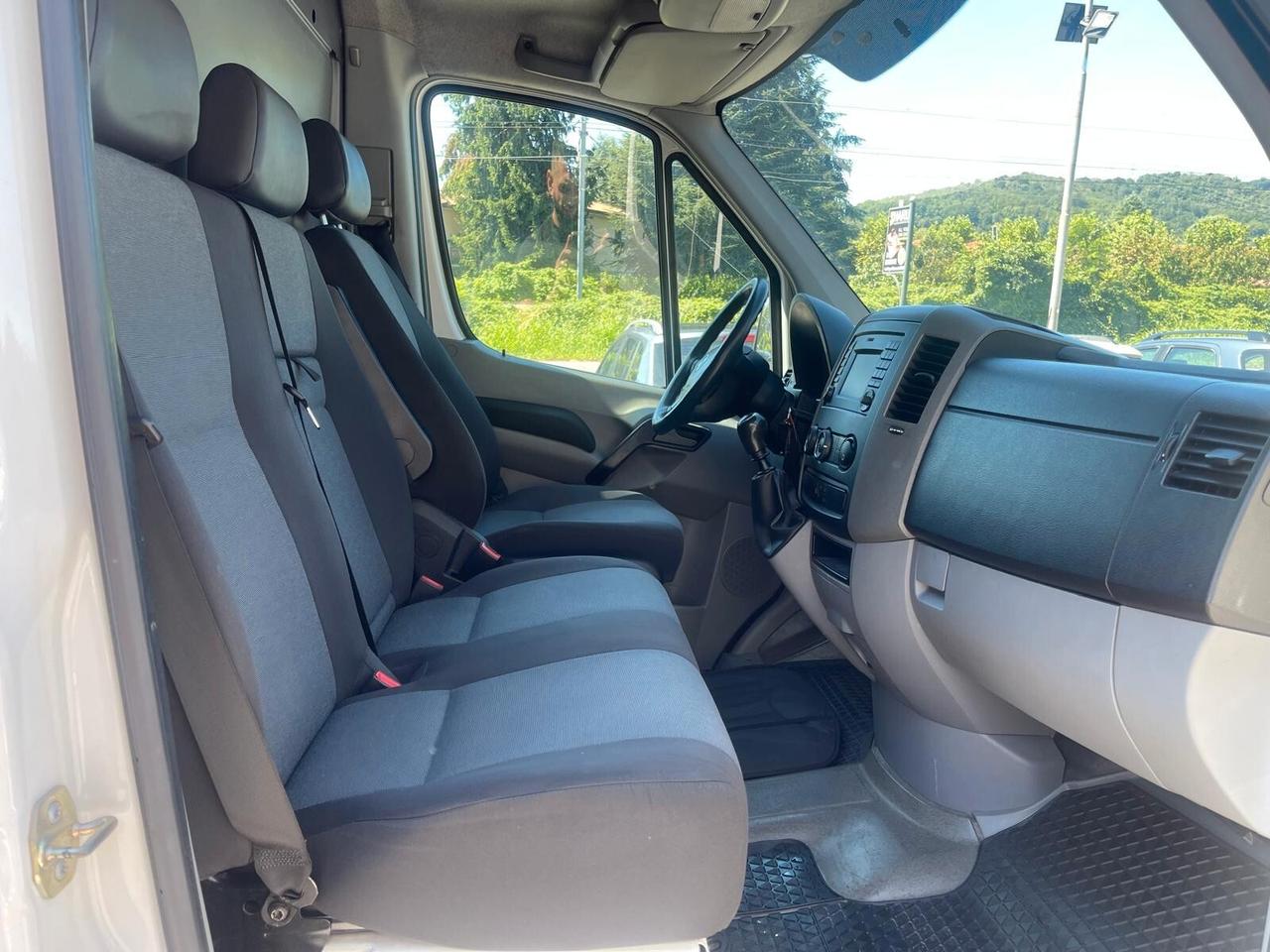Volkswagen Crafter 2.0 TDI 136cv FURGONE TETTO MEDIO