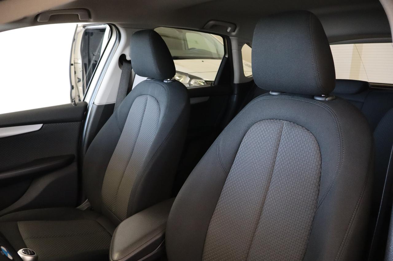 BMW 218 d ACTIVE TOURER ADVANTAGE - 218d