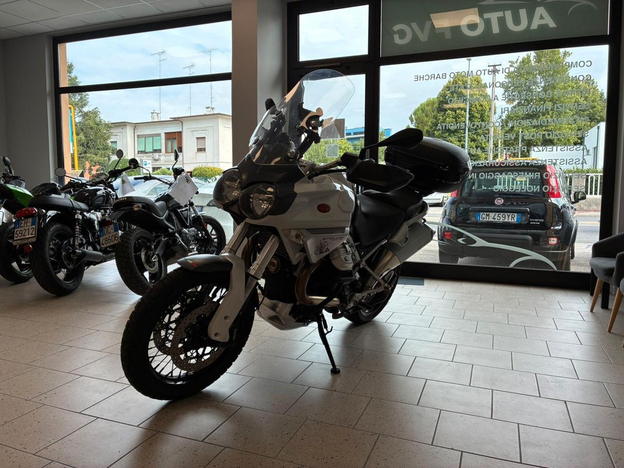 Moto Guzzi Stelvio 1200
