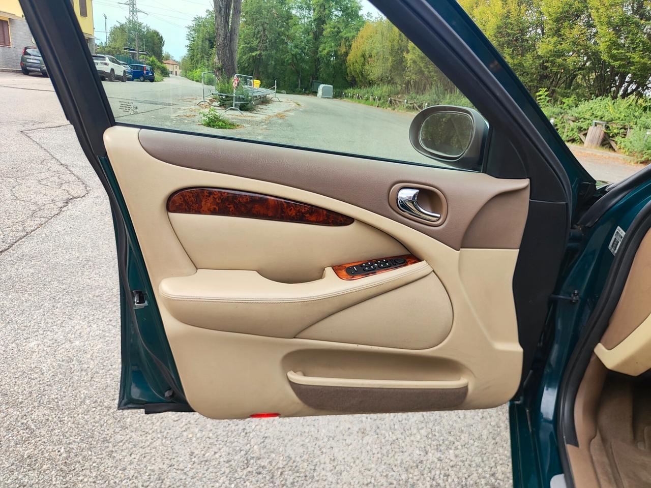 Jaguar S-Type 3.0 V6 Executive