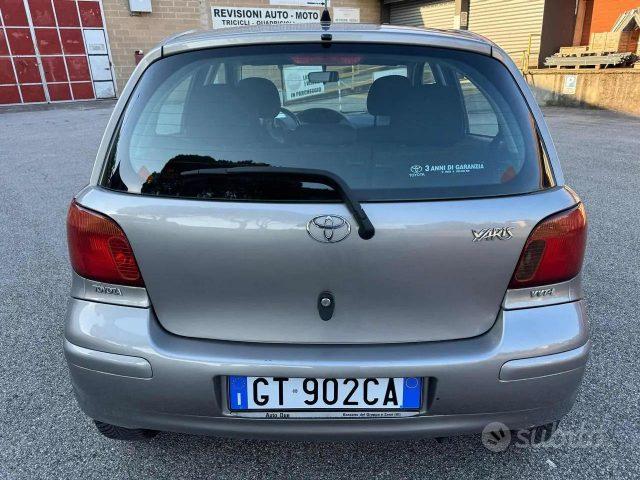 TOYOTA Yaris 1.0i 16V cat 5 porte Sol