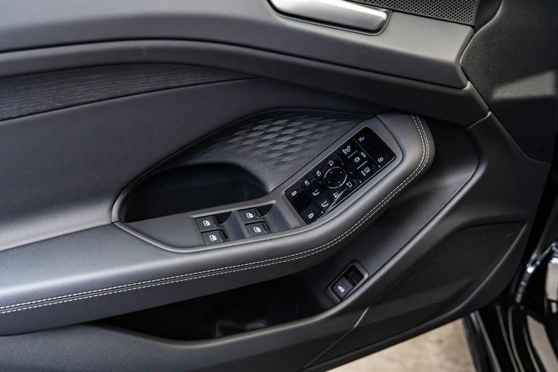 Audi A6 A6 Avant 40 2.0 TDI quattro ultra S tronic S line edition