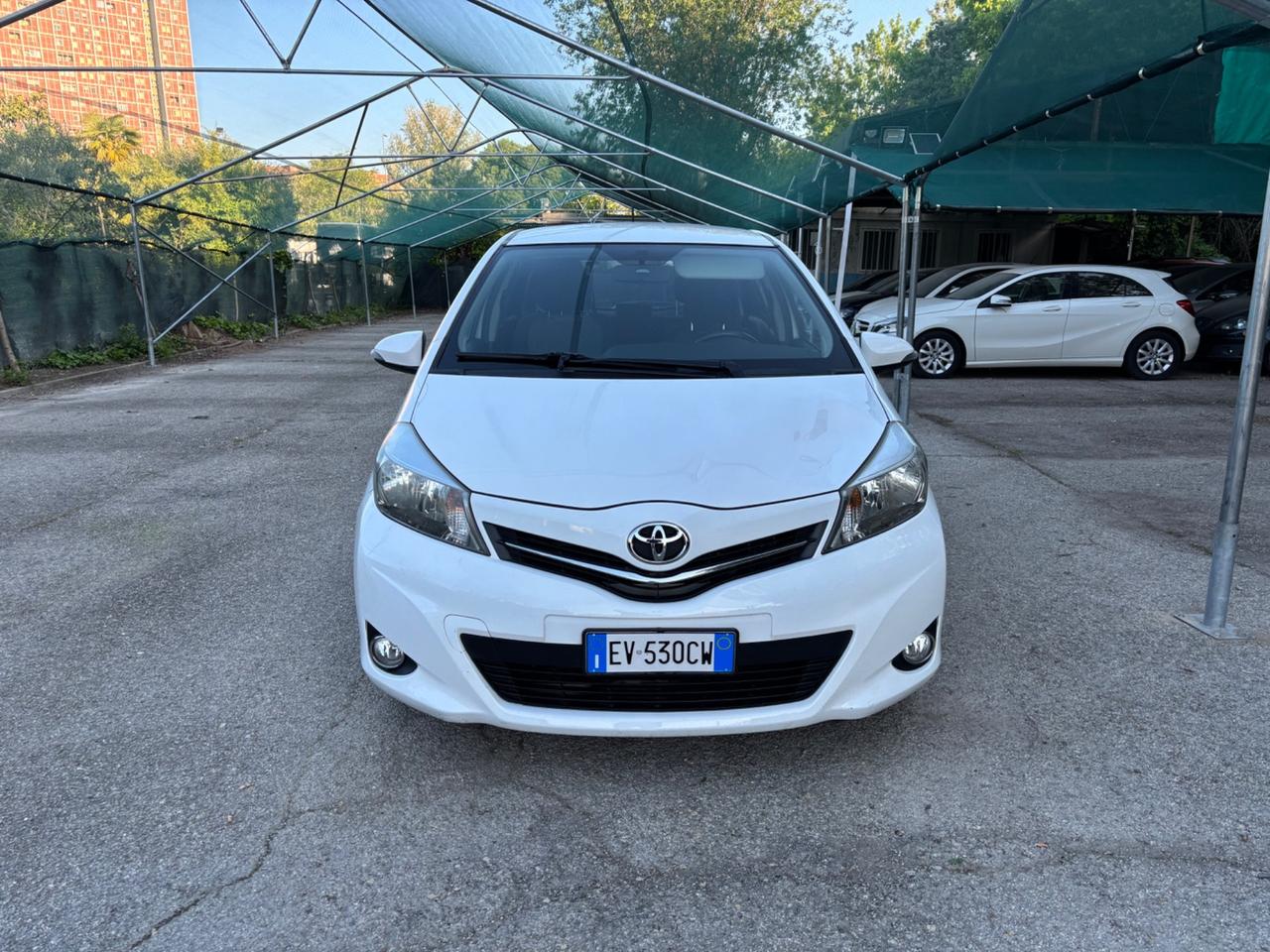 Toyota Yaris 1.4 D-4D 5 porte Lounge OK NEOPATENTATI