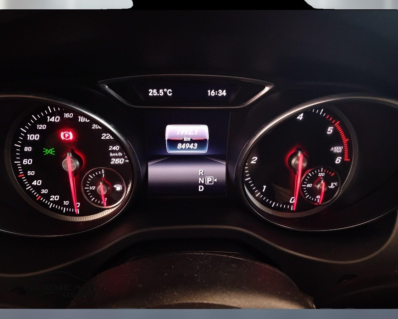 Mercedes-Benz GLA-X156 2017 - GLA 200 d Night Edition auto