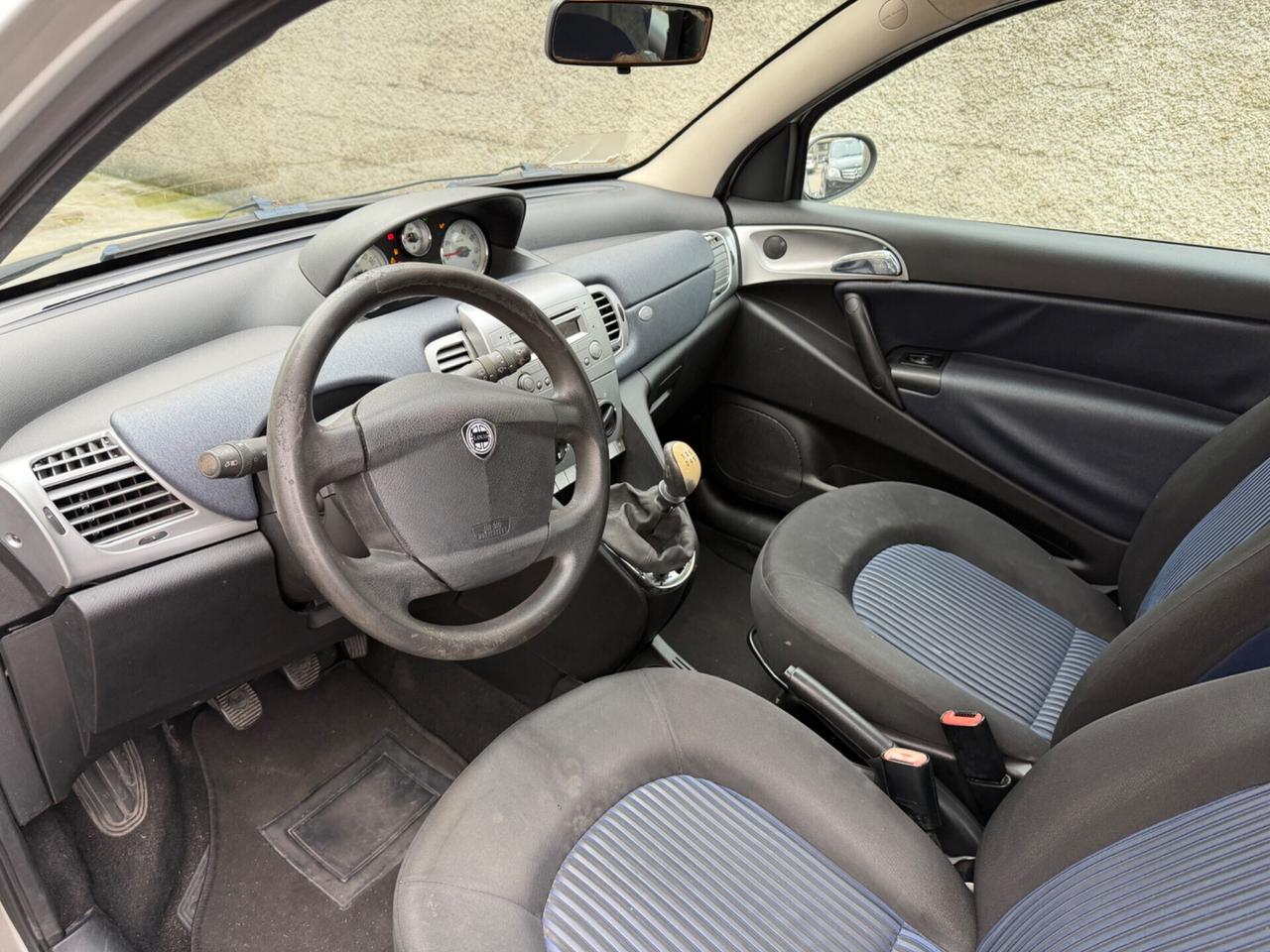 Lancia Ypsilon 1.2 benzina euro4 NEOPATENTATI