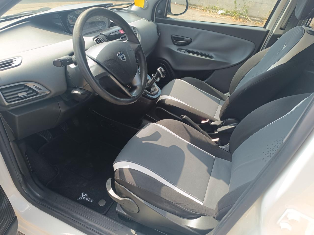 Lancia Ypsilon 1.2 5 porte del 14 NEOPATENTATI