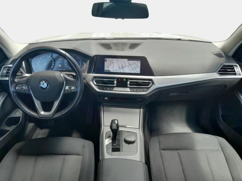 BMW 316 48V Business Advantage Touring auto