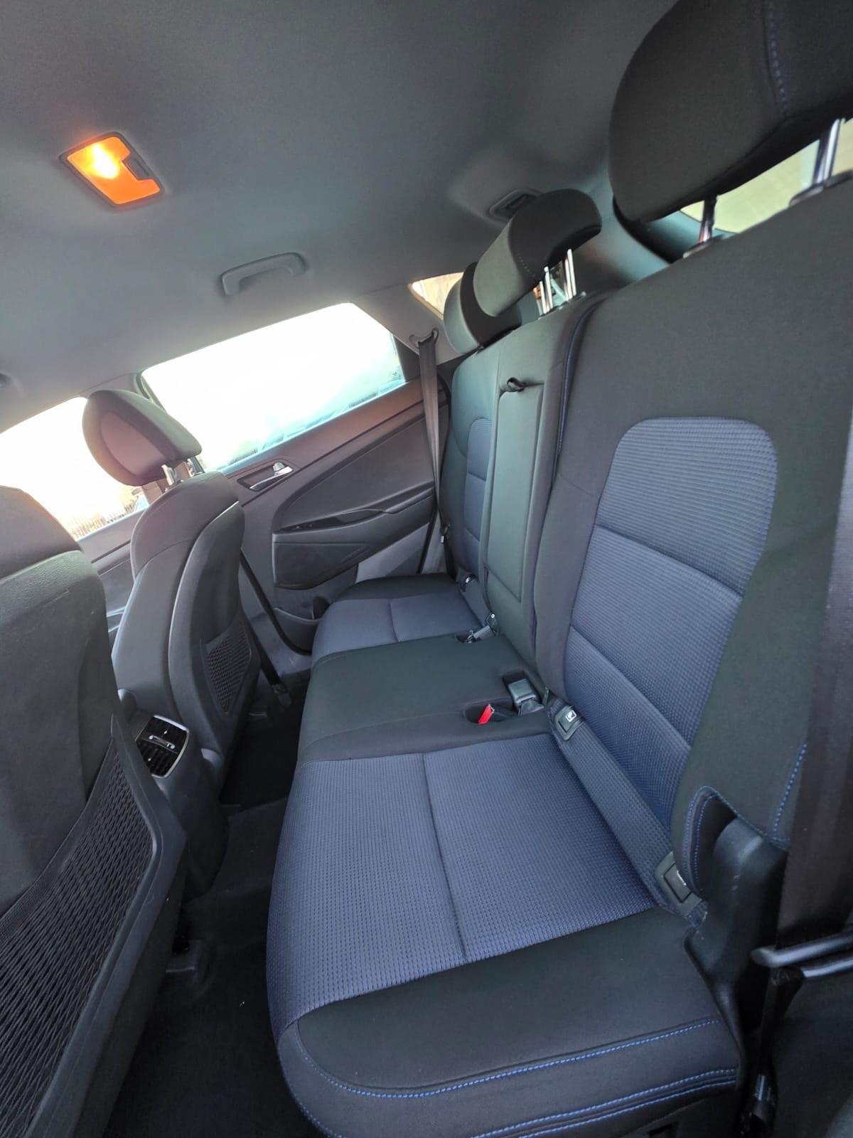 Hyundai Tucson 1.7 CRDi cambio automatico garantita 12 mesi