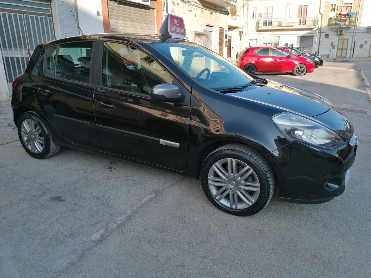 Renault Clio 1.2 Benzina PARI AL NUOVO