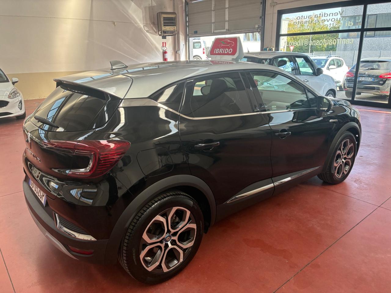 Renault Captur Plug-in Hybrid E-Tech 160 CV Initiale Paris