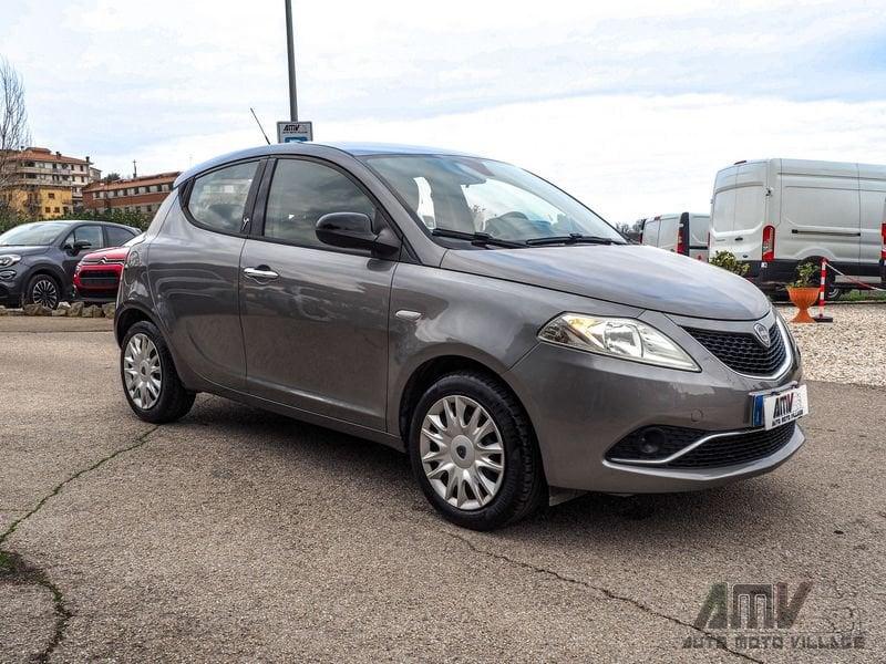 Lancia Ypsilon 1.2 69 CV 24 MESI DI GARANZIA-OK NEOPATENTATI-AUX-USB